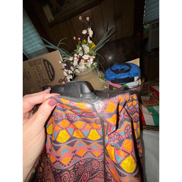 Traveland Carry on  Geometric Print Travel Bag /School Bookbag - Picture 15 of 16